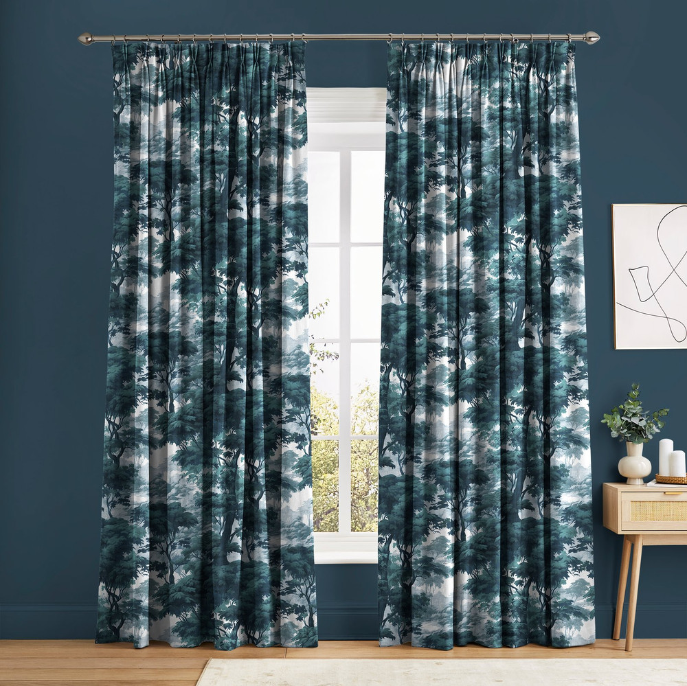 Bobart's Garden Sundown Curtain in a Roomset