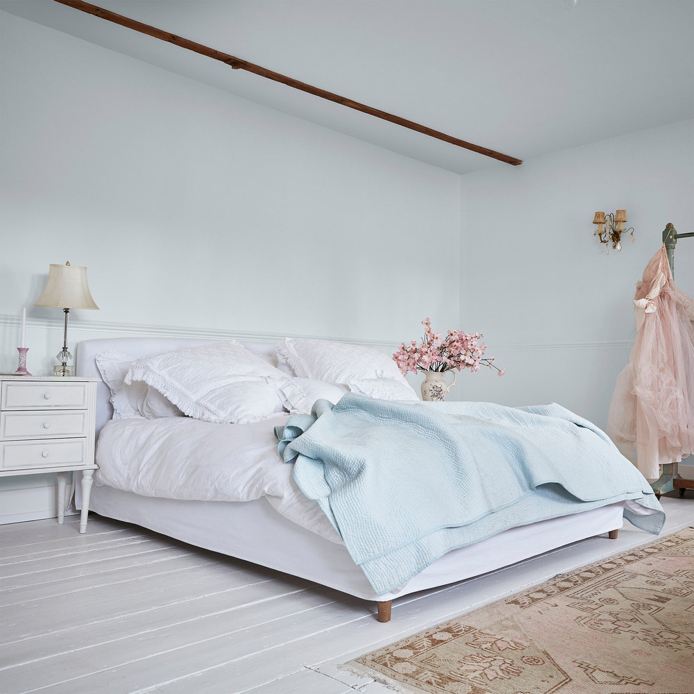 Shabby Wonderland Paint - 128864_ROOMSET_SHABBY WONDERLAND_01.jpg