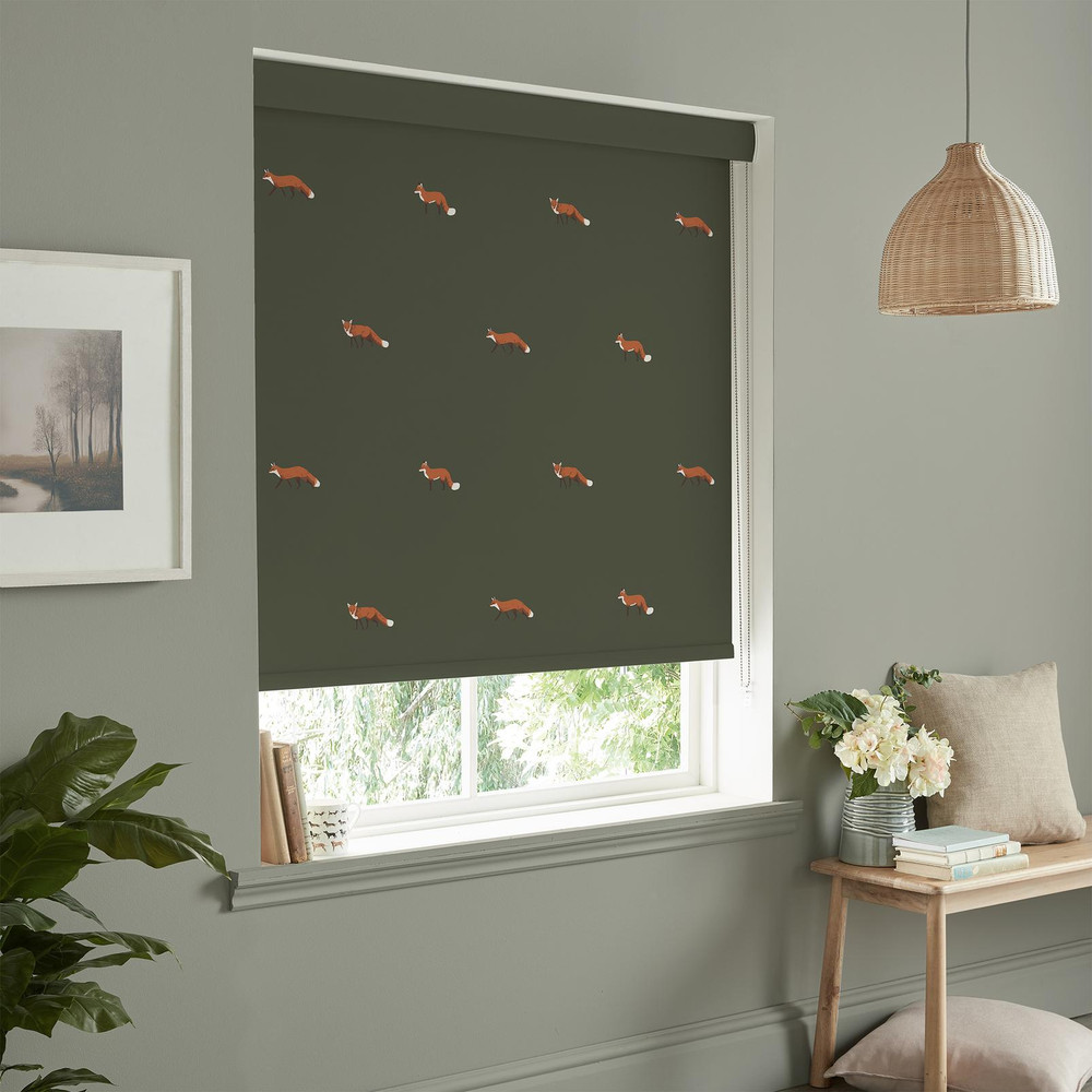 Foxes Forest Green Roller Blind - 131212rol_ROOMSET_02.jpg