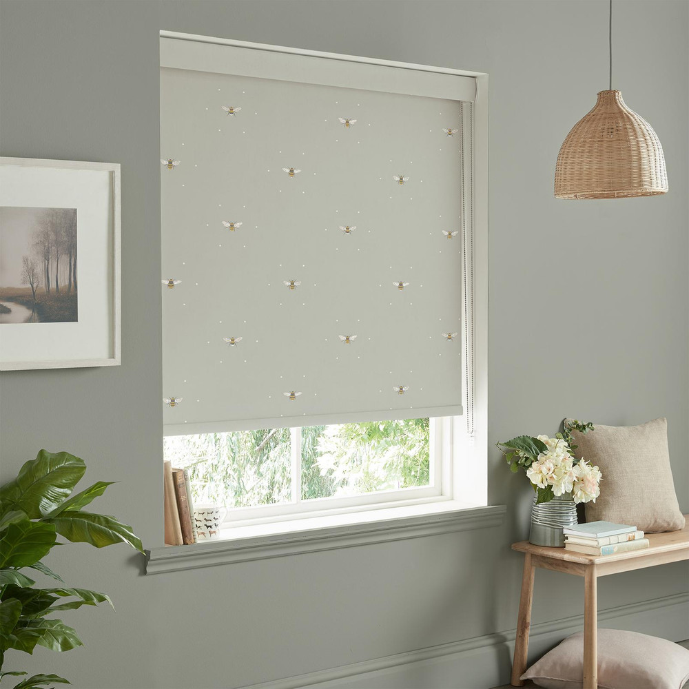 Bee Soft Linen Roller Blind by Sophie Allport - 131188rol_ROOMSET_02.jpg