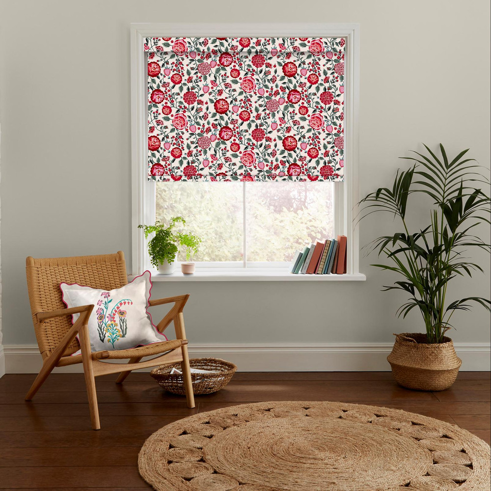 Strawberry Gardens Red Roller Blind - 130997rol_ROOMSET_01.jpg