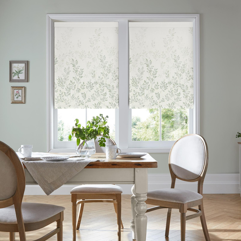 Lockwood Natural Roller Blind - 130703rol_ROOMSET_01.jpg