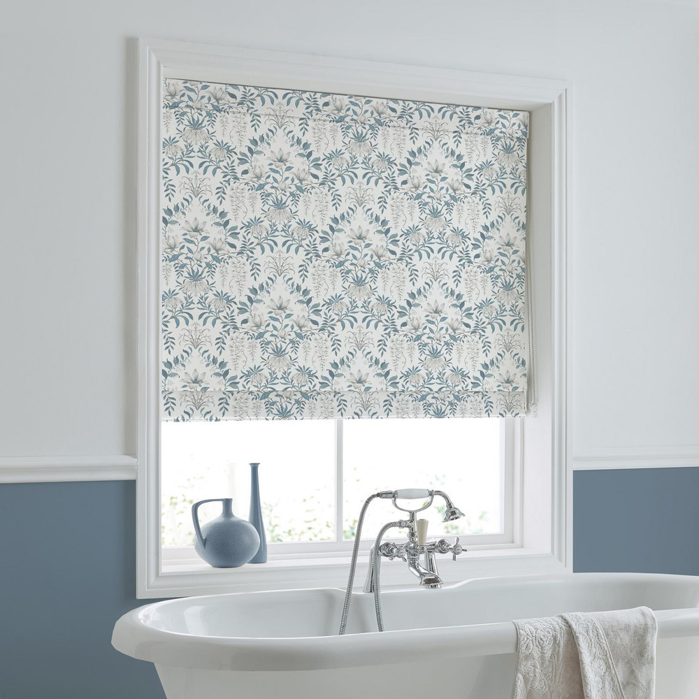 Parterre Off White & Seaspray Roman Blind - 130704rom_ROOMSET_02.jpg