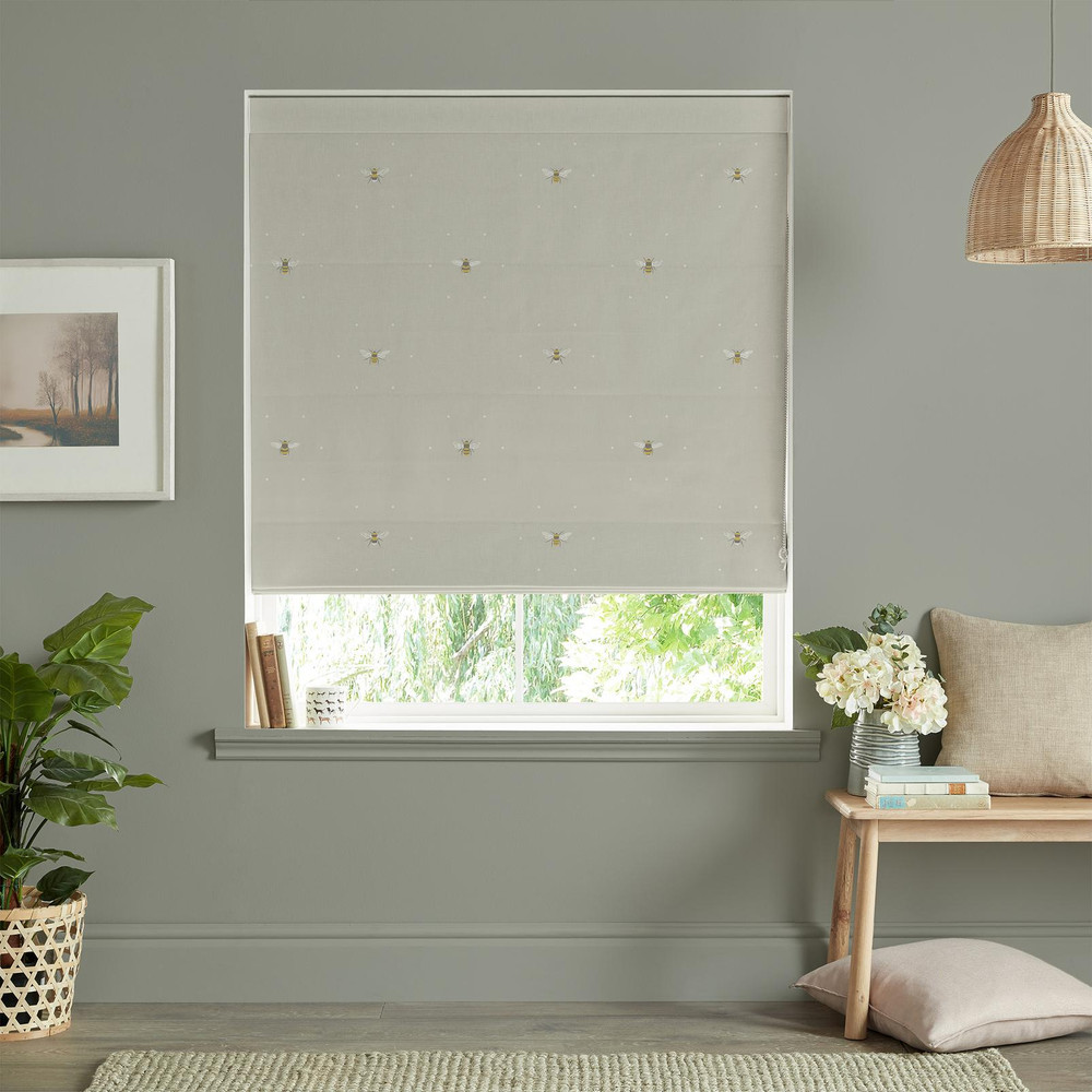 Bee Soft Linen Roman Blind by Sophie Allport - 131185rom_ROOMSET_01.jpg