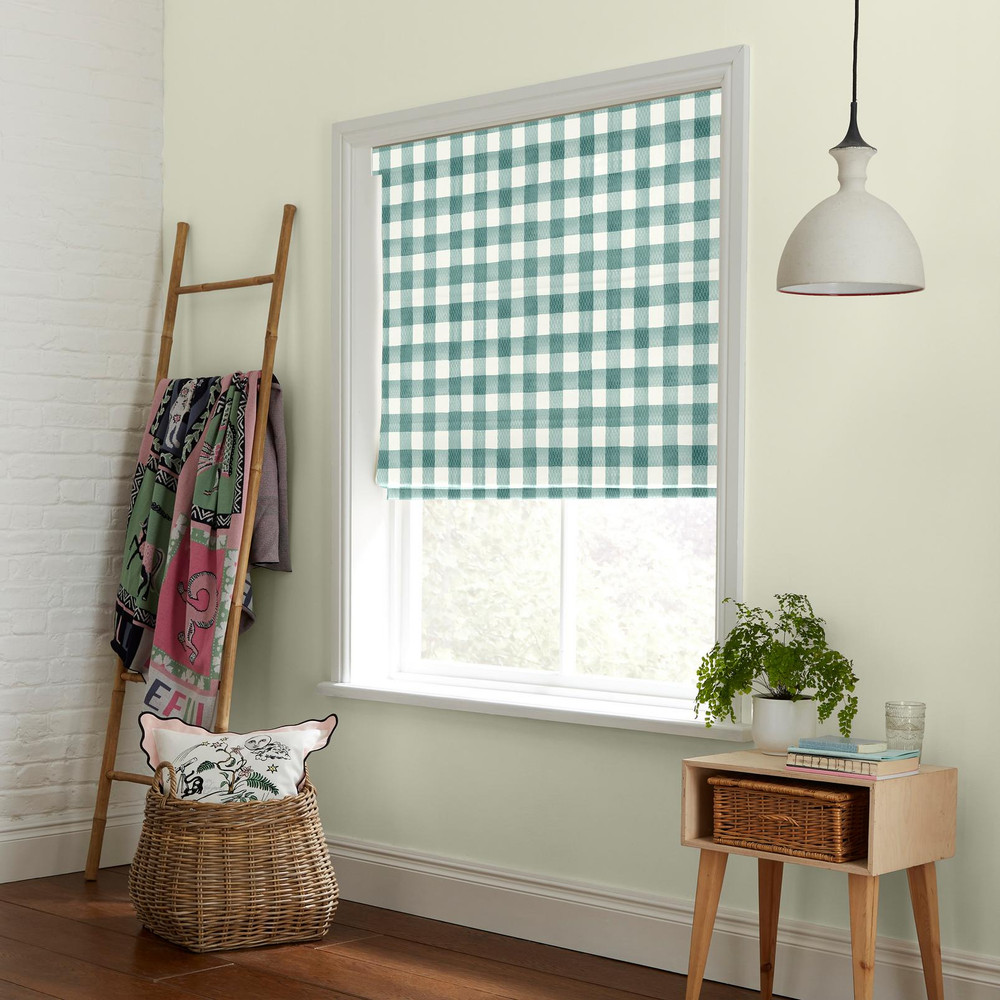 Handpainted Gingham Green Roman Blind - 130958rom_ROOMSET_02.jpg