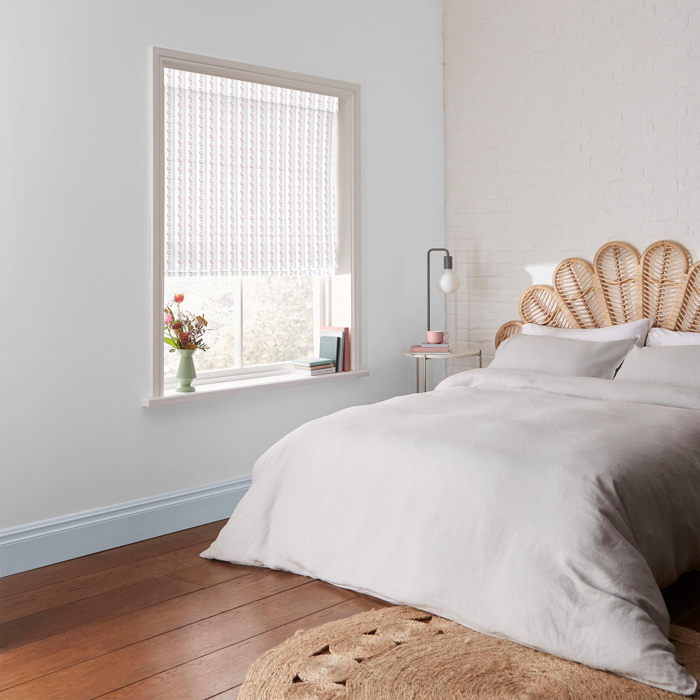 Ticking Vine Cream & Pink Roman Blind - 131018rom_ROOMSET_02.jpg