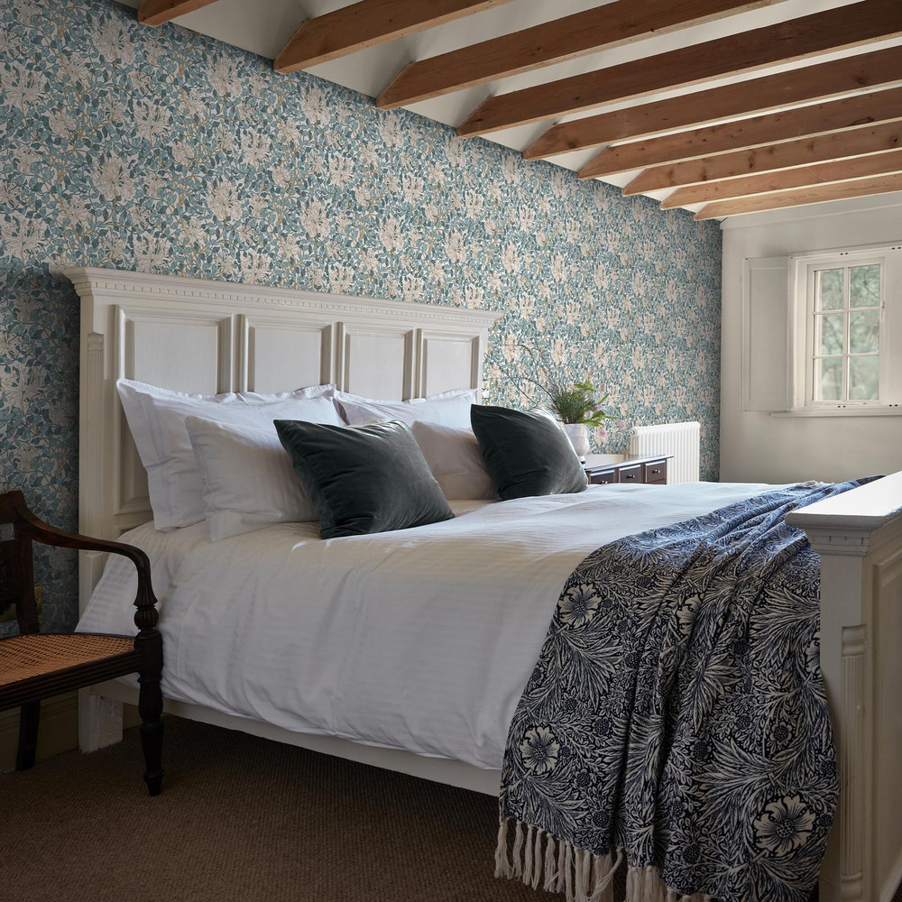 Honeysuckle Dusk Blue Wallpaper - 140483_ROOMSET_HONEYSUCKLE DUSK BLUE_01.jpg