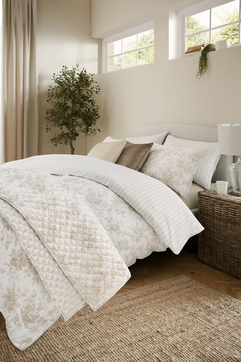 Walled Garden Dove Grey Duvet Cover Set - LAWALL01DQ_ROOMSET_WALLED GARDEN DOVE GREY_01.jpg