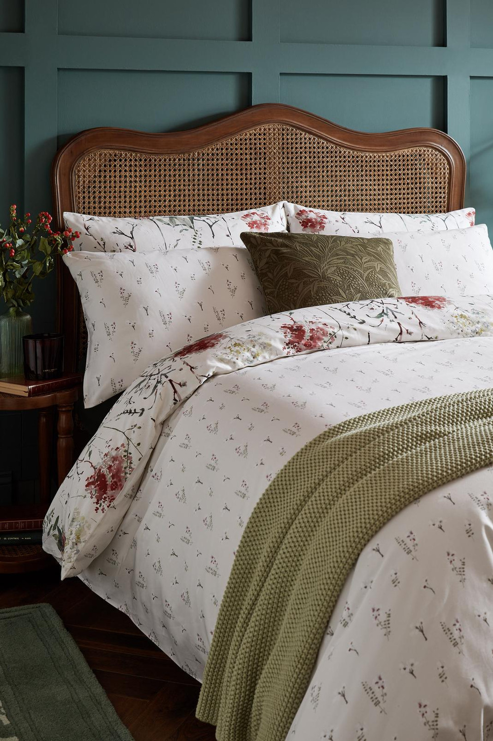 Pallington Bloom Ruby Duvet Cover Set - LAPALNGB02DQ_ROOMSET_PALLINGTON BLOOM RUBY_01.jpg