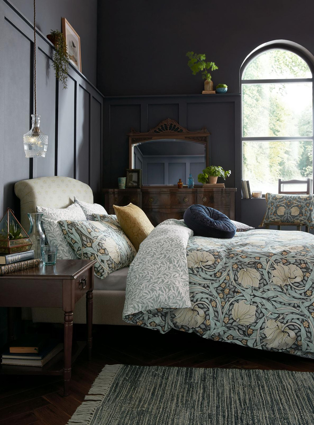 Pimpernel Indigo Duvet Cover Set - WMPIMP01DQ_ROOMSET_PIMPERNEL INDIGO_01.jpg