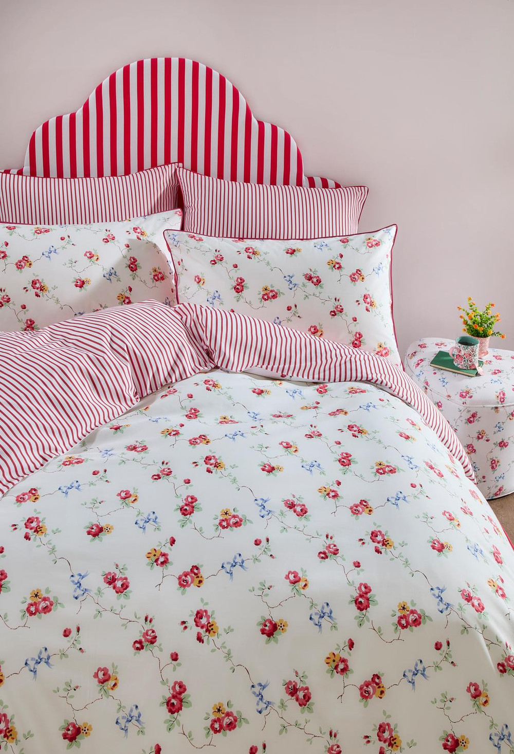 Rose And Bows Multi Duvet Cover Set - CKROSEBOWS01DQ_ROOMSET_ROSE AND BOWS MULTI_01.jpg