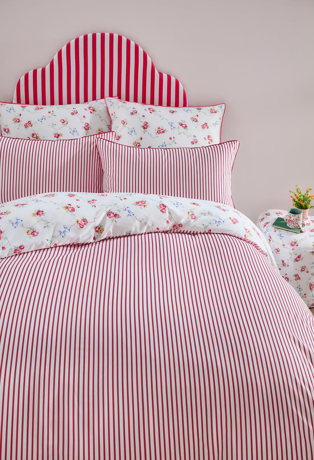 Rose And Bows Multi Duvet Cover Set - CKROSEBOWS01DQ_ROOMSET_ROSE AND BOWS MULTI_02.jpg