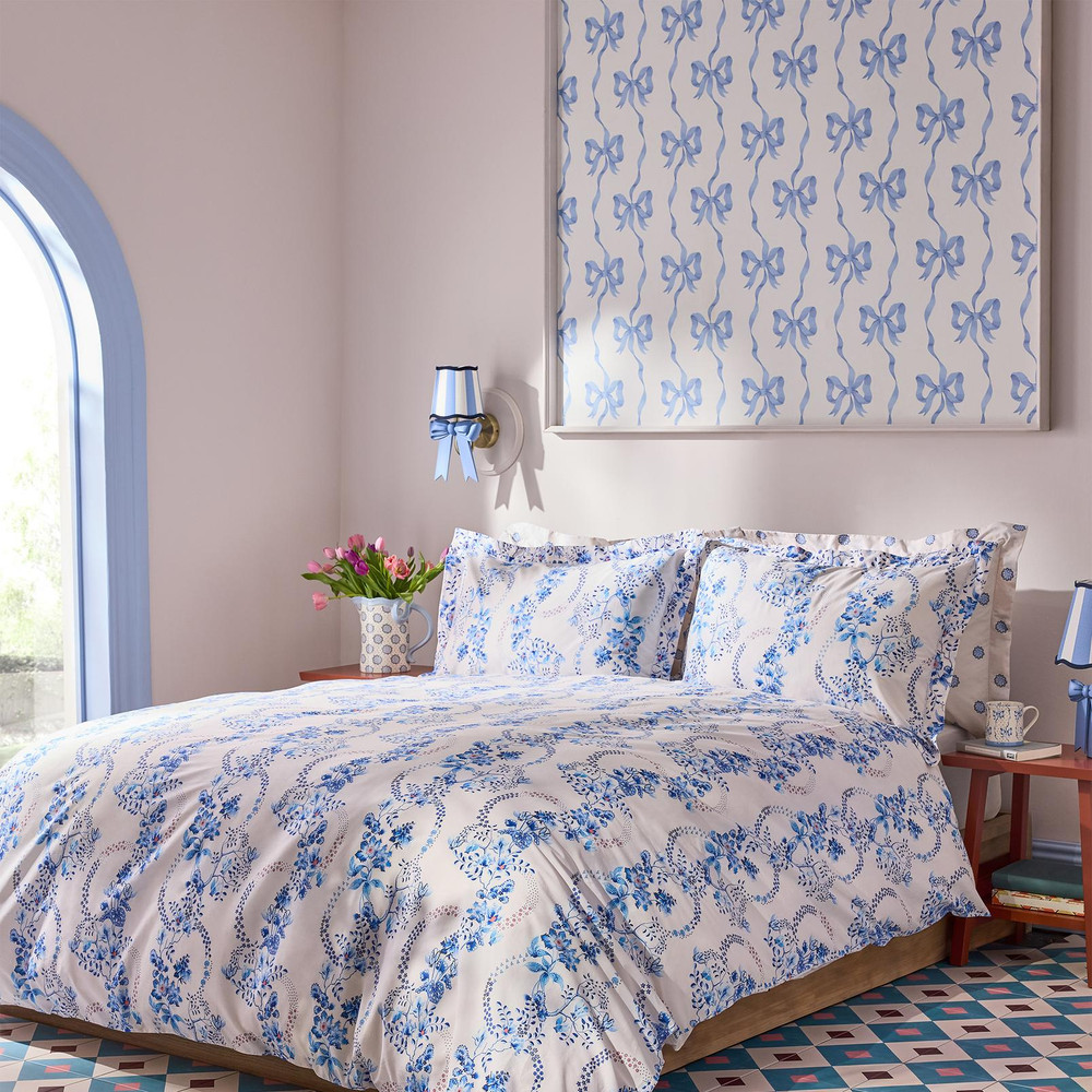 Cath Kidston Ribbon Bow Blue Wallpaper - 142047_ROOMSET_RIBBON_BOW_BLUE_02.jpg