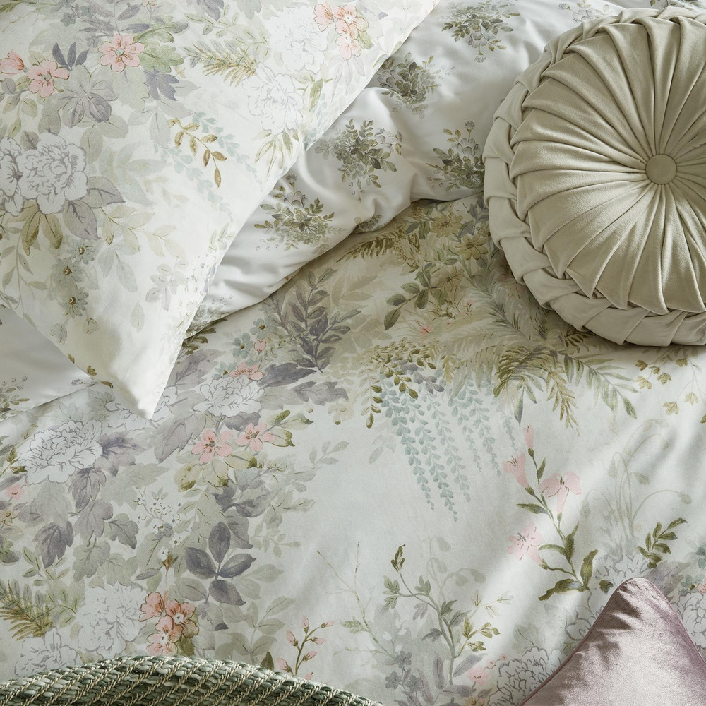 Linlithgow Pale Lavender Duvet Cover Set - LALINLIT01DQ_CAMEO_LINLITHGOW_PALE_LAVENDER_DOUBLE_DUVET_COVER_01.jpg
