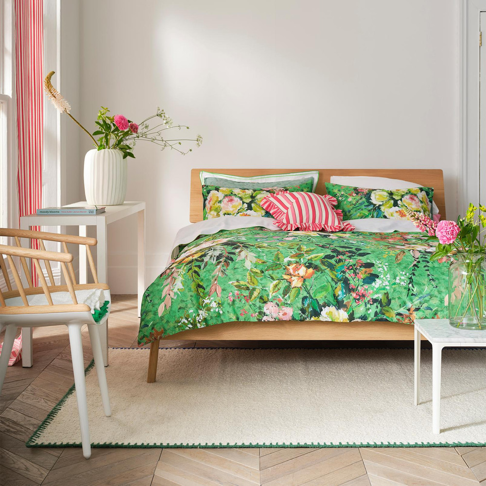 Margaretta Emerald Green Duvet Cover Set - DGMARGA01DQ_ROOMSET_MARGARETTA_EMERALD_GREEN_DOUBLE_DUVET_COVER_01.jpg