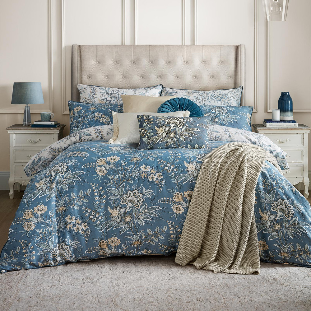 Marlbrook Dusky Seaspray Duvet Cover Set - LAMARL01DQ_ROOMSET_MARLBROOK_DUSKY_SEASPRAY_DOUBLE_DUVET_COVER_01.jpg