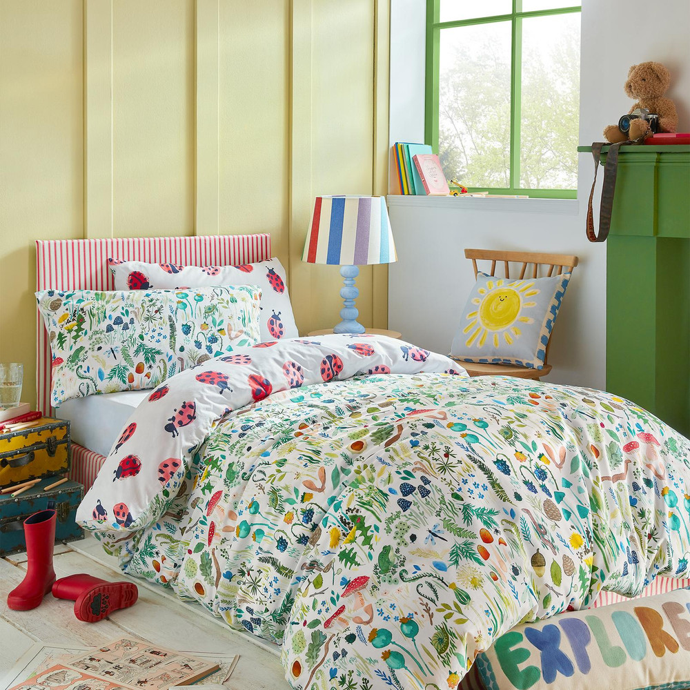 Garden Explorer Multi Duvet Cover Set - BGGARD01DQ_ROOMSET_WBK_GARDEN_EXPLORER_MULTI_DOUBLE_DUVET_COVER__01.jpg