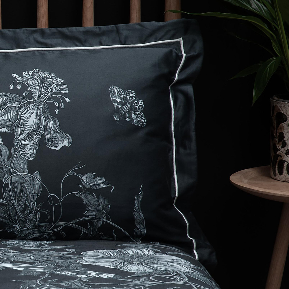 Tendril Spill Navy Duvet Cover Set - TBTEND01DQ_CAMEO_TENDRIL_SPILL_NAVY_DOUBLE_DUVET_COVER_02.jpg