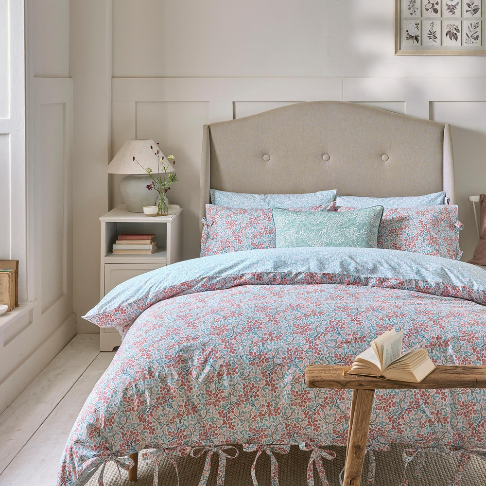 Clover Powder Blue/Madder Duvet Cover Set - WMCLOV01DQ_ROOMSET_CLOVER_POWDER_BLUE-MADDER_DOUBLE_DUVET_COVER_01_1.jpg