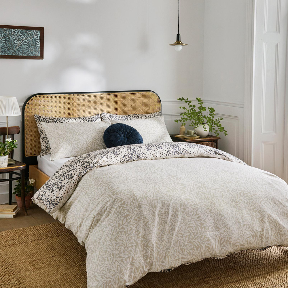 Michaelmas Daisy Linen Duvet Cover Set - WMMICH01DQ_ROOMSET_MICHAELMAS_DAISY_LINEN_DOUBLE_DUVET_COVER_01_1.jpg