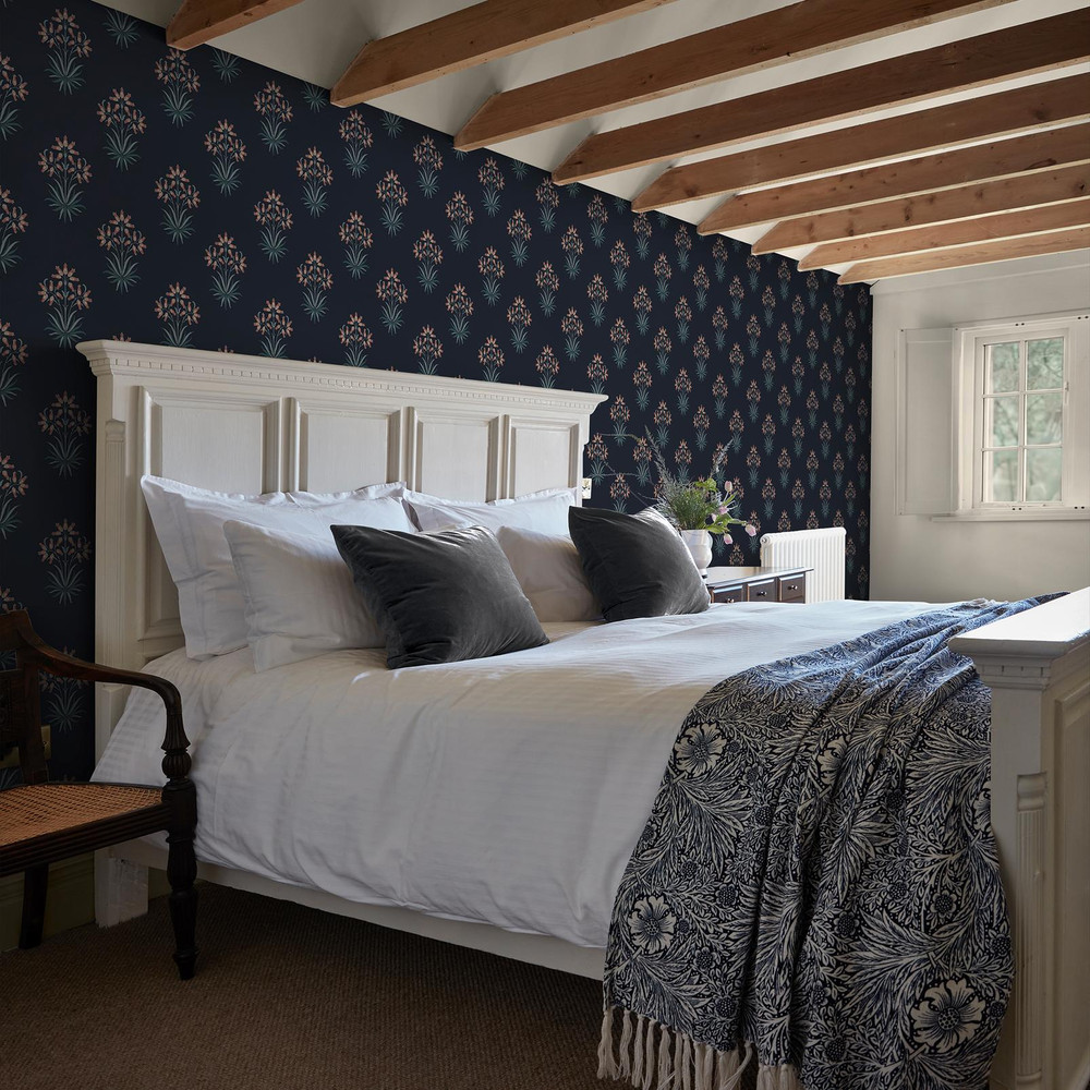 Hyacinth Flower Midnight Wallpaper - 145691_ROOMSET_HYACINTH FLOWER MIDNIGHT_01.jpg