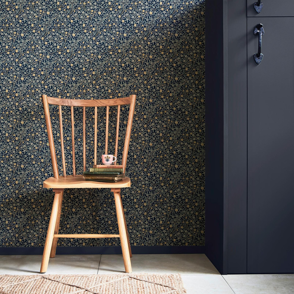 Clover Midnight Wallpaper - 145686_ROOMSET_CLOVER MIDNIGHT_02.jpg