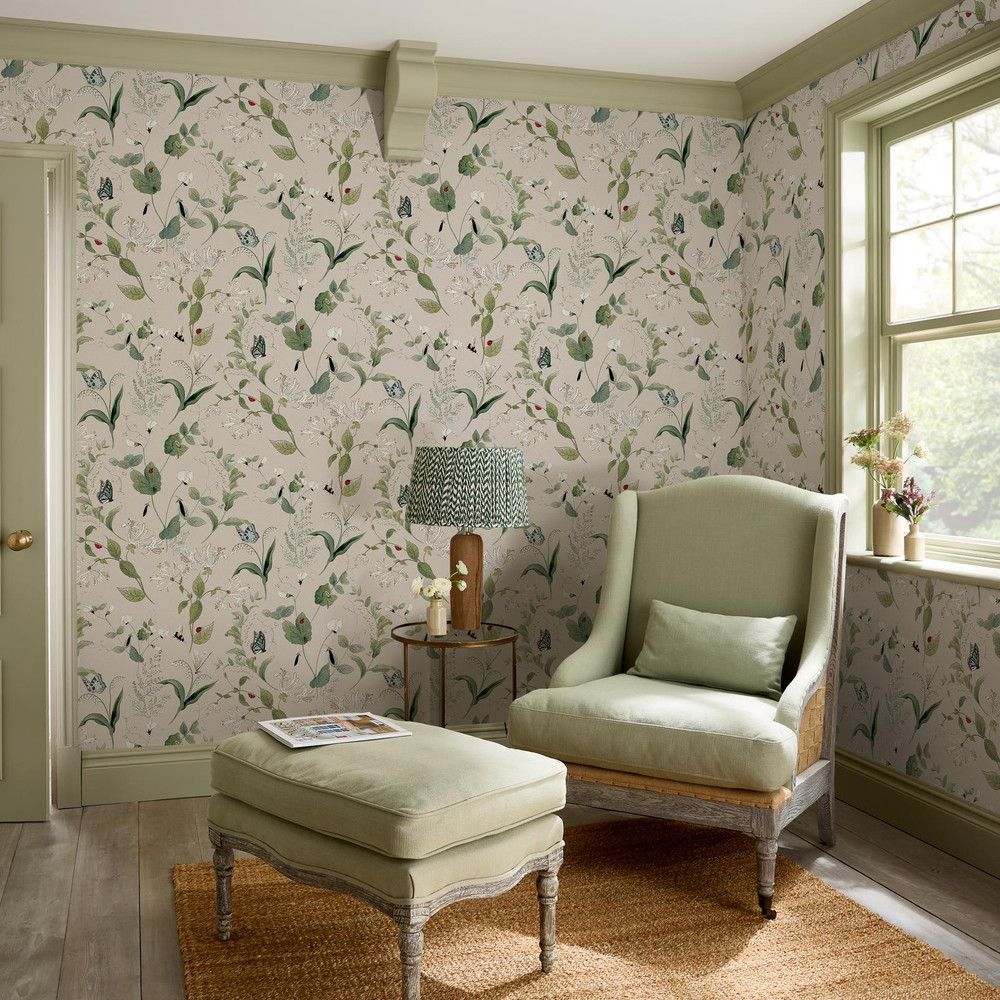 Sophie Allport Wild Floral Rutland Stone Wallpaper - 146864_ROOMSET_WILD FLORAL RUTLAND STONE_01.jpg