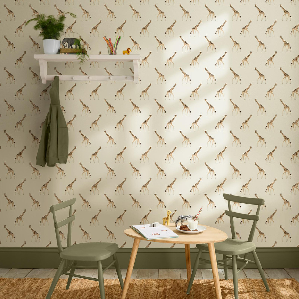 Sophie Allport Giraffe Off White Wallpaper - 146862_ROOMSET_GIRAFFE OFF WHITE_01.jpg