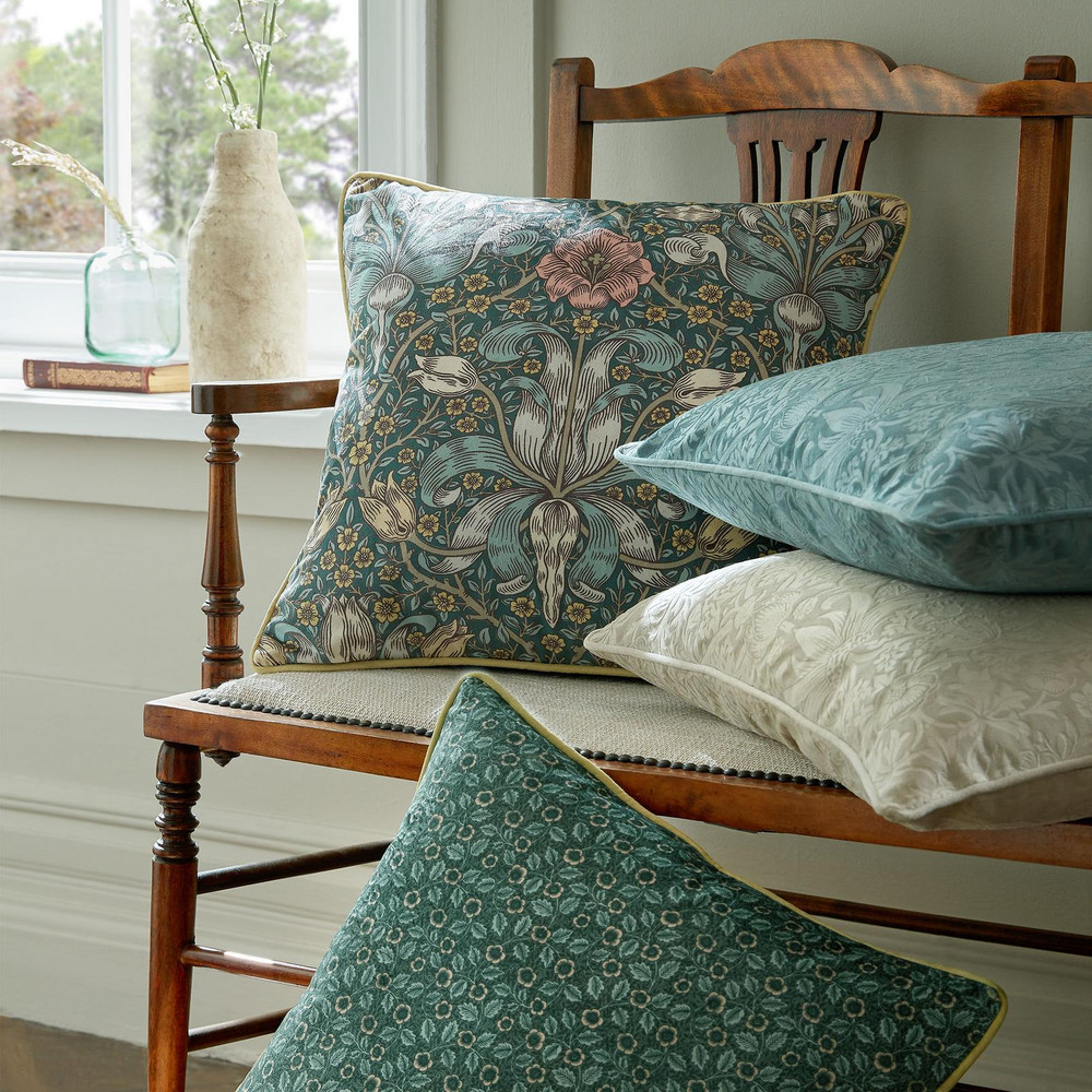 William Morris Spring Thicket Mineral Cushion - WMSPRING0141_ROOMSET_SPRING_THICKET_MINERAL_01.jpg