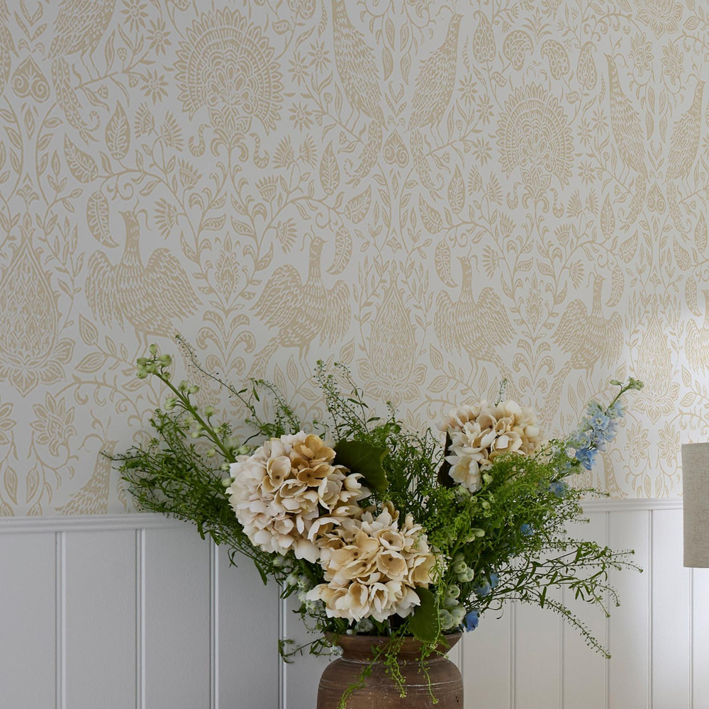 Wren Buttermilk Wallpaper - 145463_ROOMSET_WREN__BUTERMILK_02.jpg