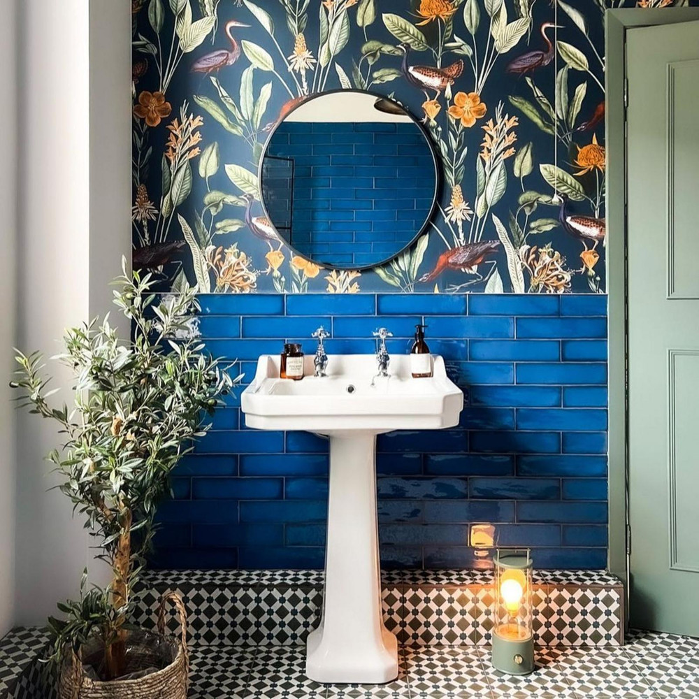 Glasshouse Navy Wallpaper - 119884_DETAIL_UGC_Glasshouse Navy.jpg