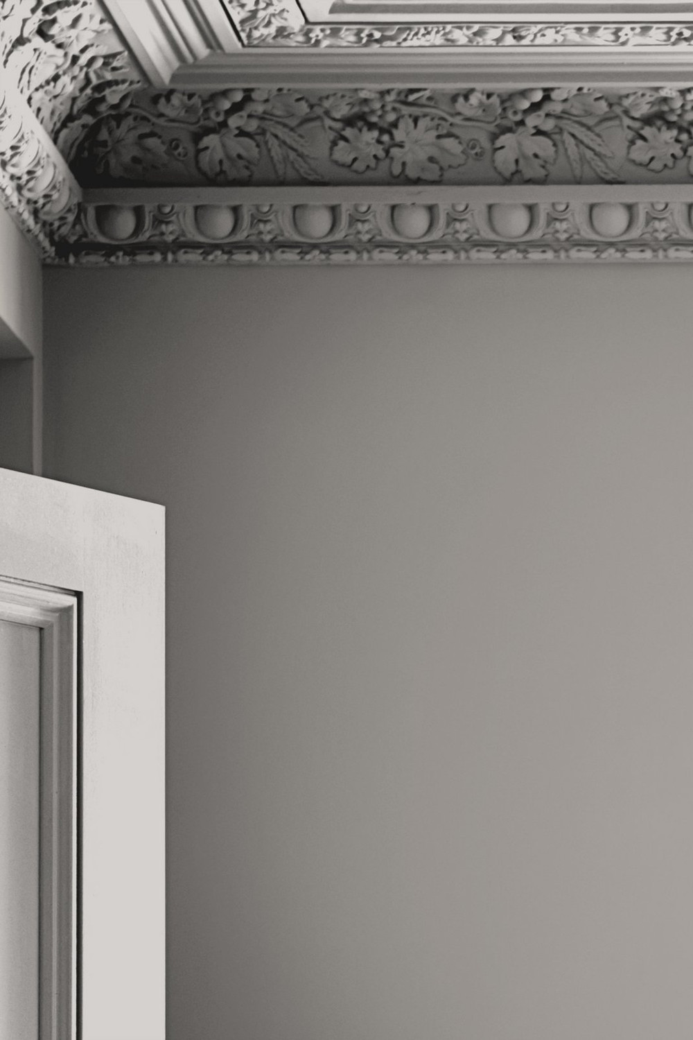 Laura Ashley Dark Dove Grey Paint - 113669_ROOMSET_04.jpg