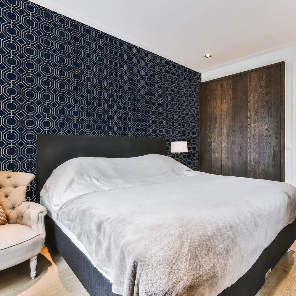 luxe geo navy wallpaper