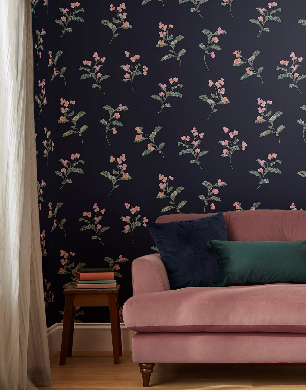 Joules Swanton Floral Midnight Navy Wallpaper - 118564_ROOMSET_01.jpg