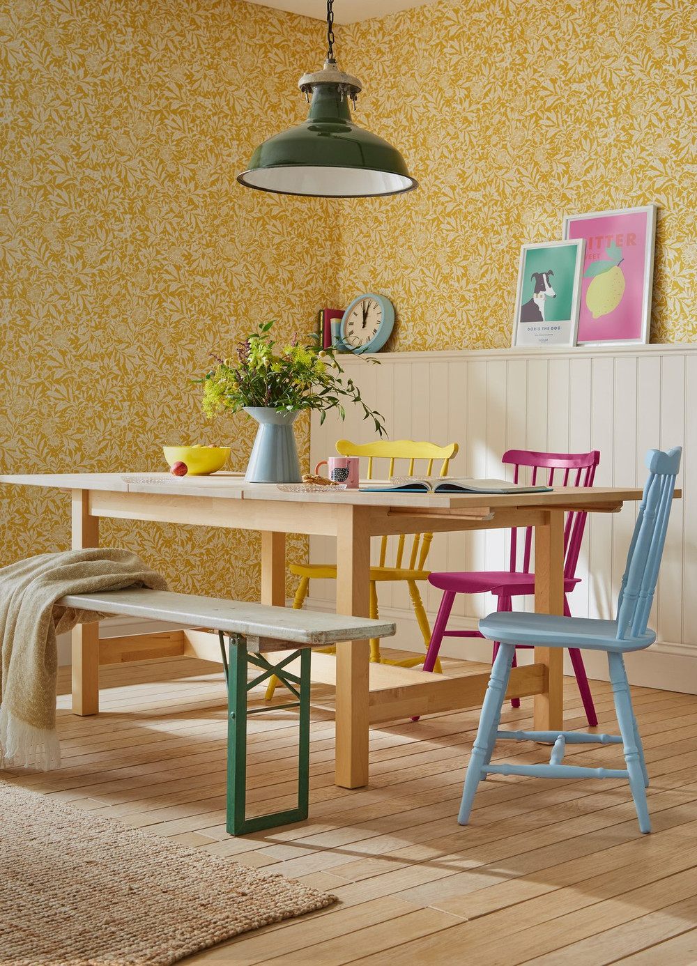 Joules Twilight Ditsy Antique Gold Wallpaper - 118542_ROOMSET_05.jpg