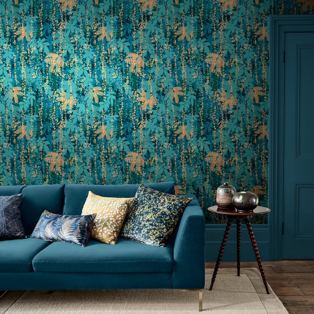 Canopy Peacock Wallpaper by Clarissa Hulse - 120393_ROOMSET_01.jpg