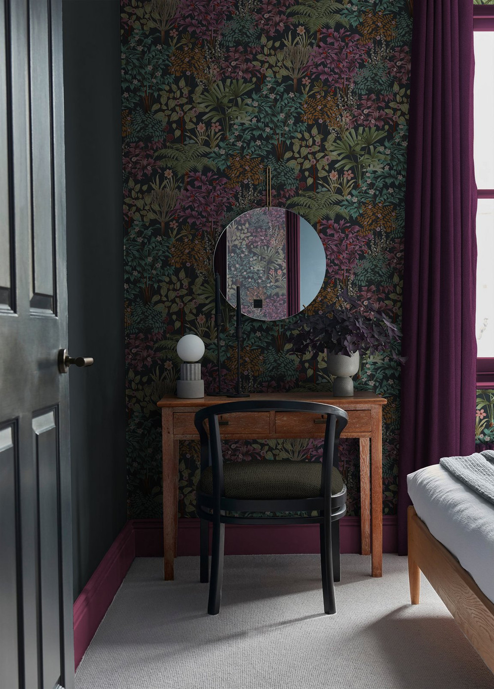 Jardin Botanico Black Wallpaper - 120657_ROOMSET_JARDIN BOTANICO BLACK_01.jpg