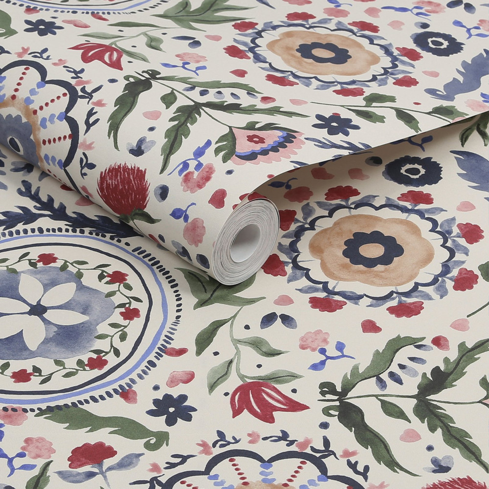 Joules Festival Flowers Antique White Wallpaper - 120882_ROLLSHOT_01.jpg