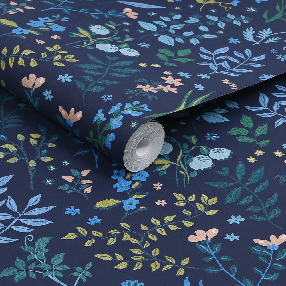 Joules Holcombe Floral Navy Wallpaper - 120874_ROLLSHOT_01.jpg