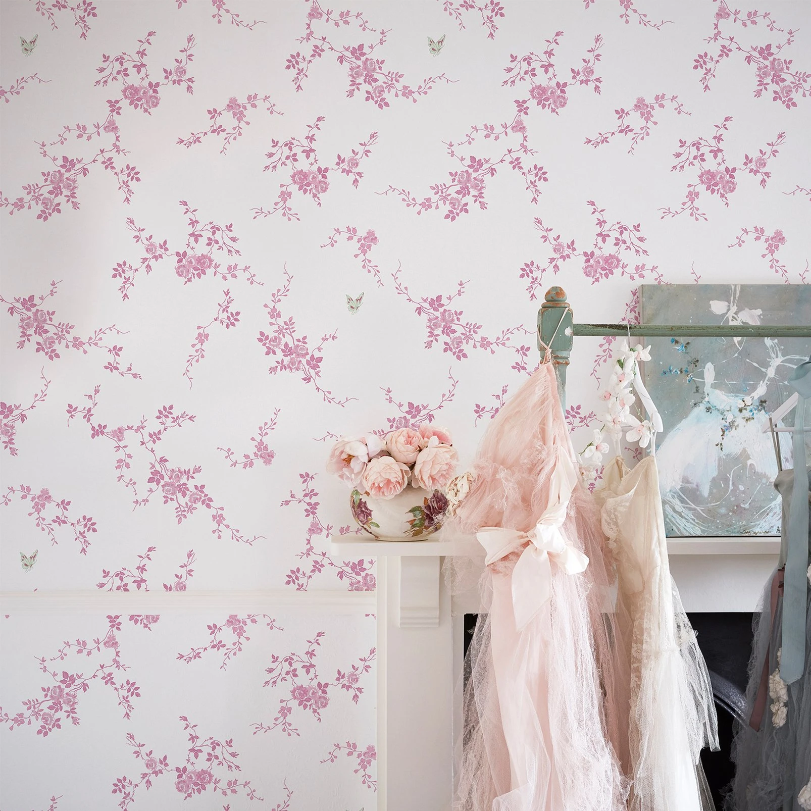 Butterflies Pink Wallpaper - 125107_ROOMSET_BUTTERFLIES PINK_01.jpg