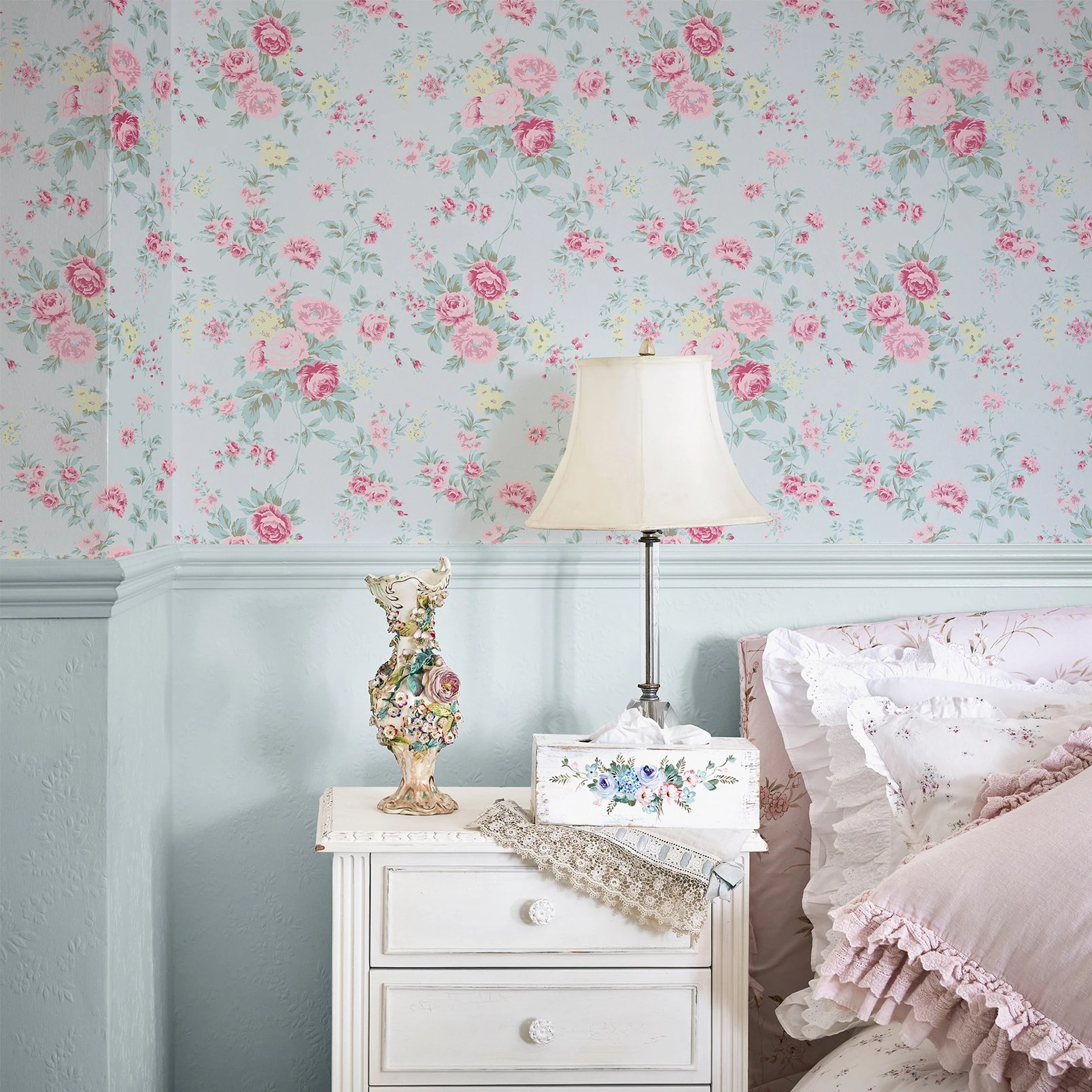 Wild Flower Blue Wallpaper - 125133_ROOMSET_WILD FLOWER BLUE_01.jpg