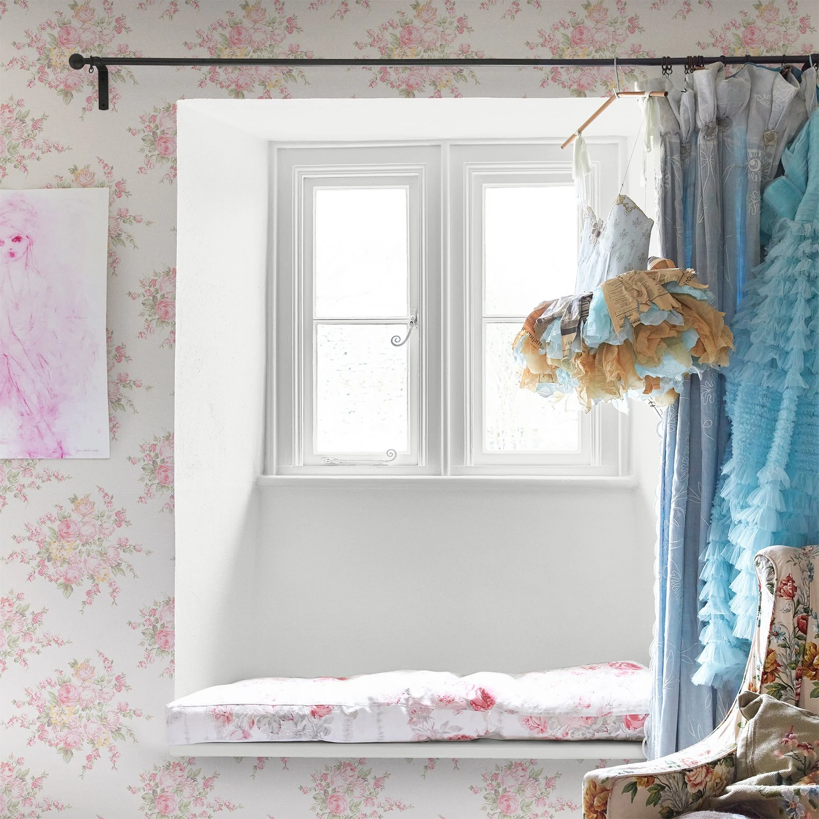 Rose Blossom Pink Wallpaper - 125135_ROOMSET_ROSE BLOSSOM PINK MULTI_01.jpg