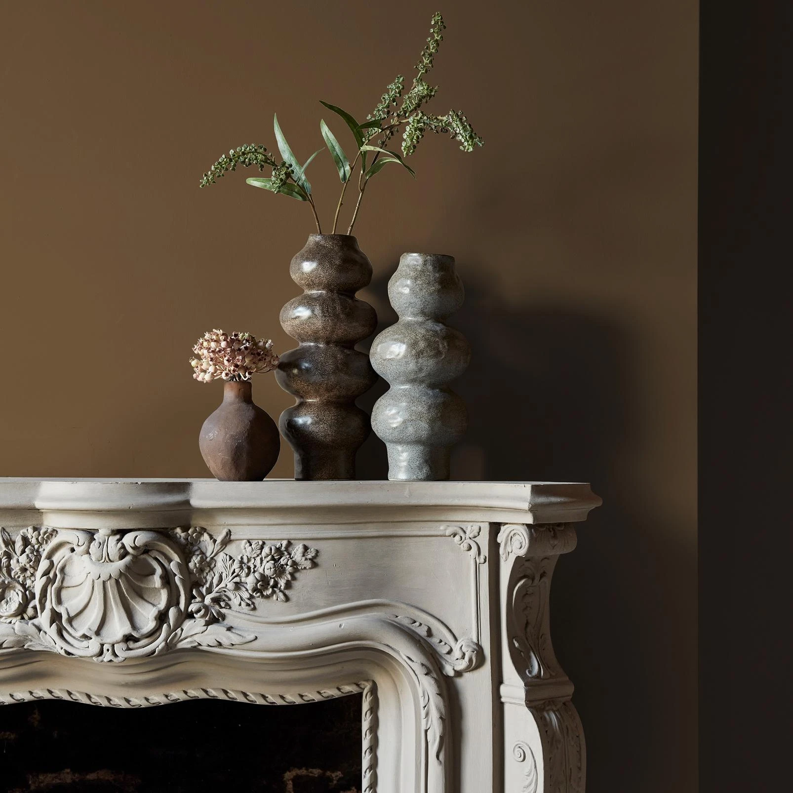 Abigail Ahern Owasco Olive Paint - 131460_DETAIL_OWASCO OLIVE_04.jpg