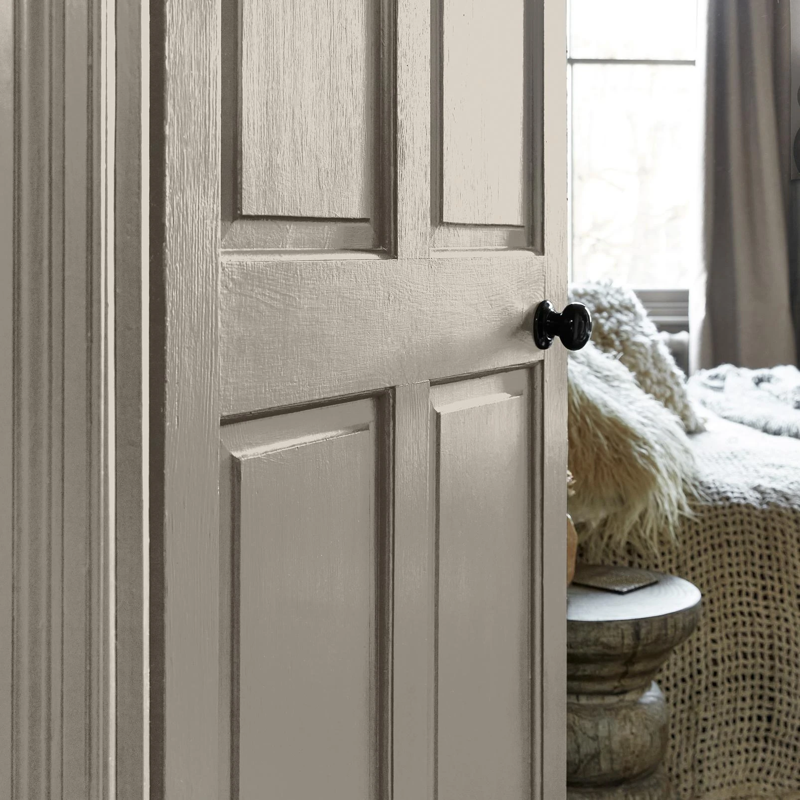 Abigail Ahern Anise Greige Paint - 131480_DETAIL_ANISE GREIGE_03.jpg