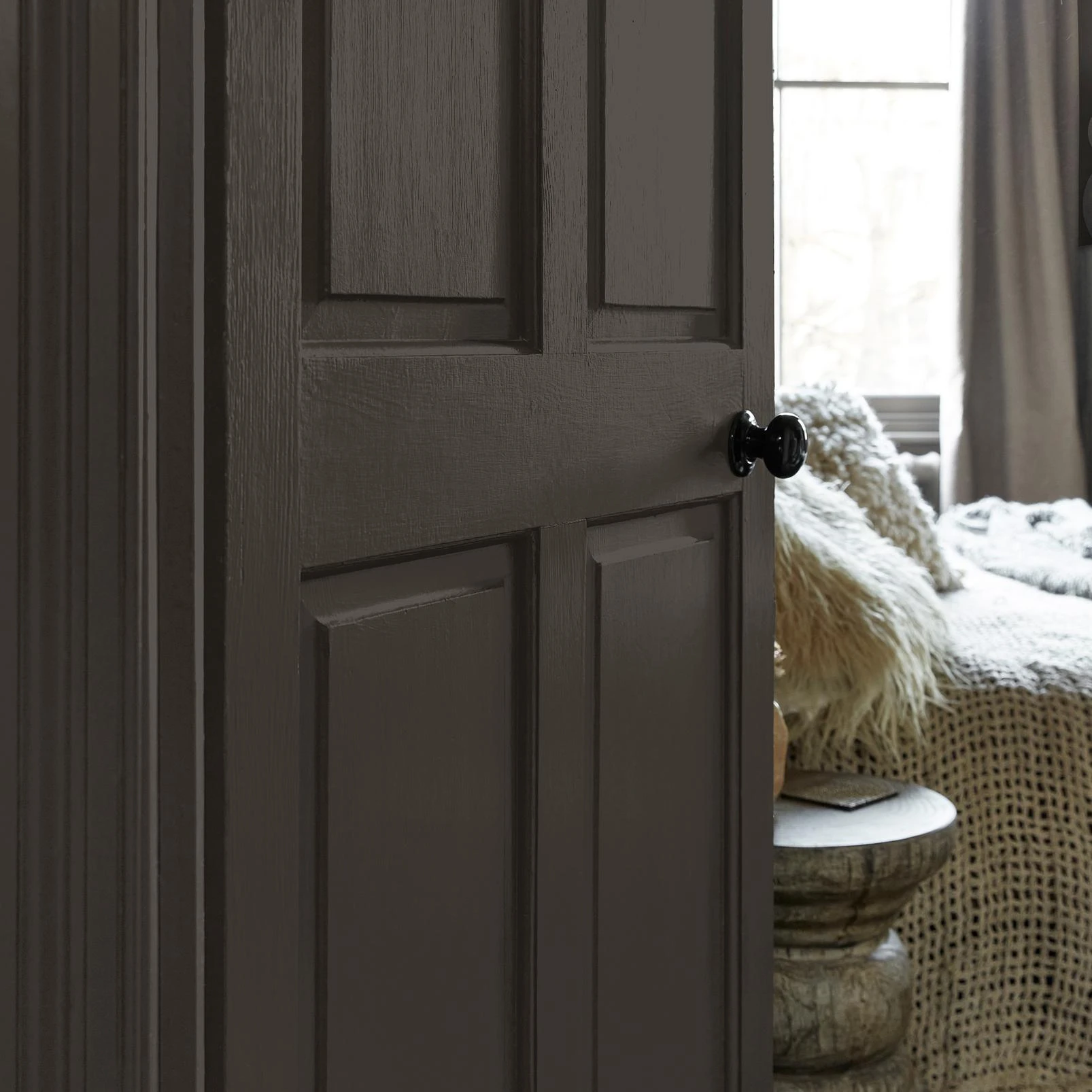 Abigail Ahern Smoky River Paint - 131457_DETAIL_SMOKY RIVER_03.jpg
