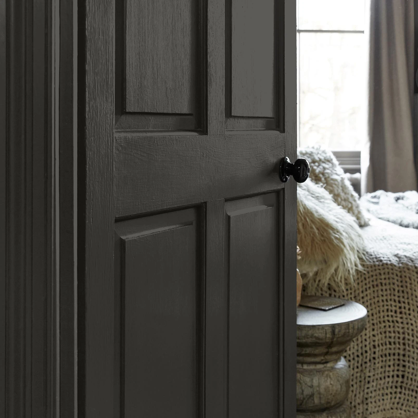 Abigail Ahern Beekman Black Paint - 131454_DETAIL_BEEKMAN BLACK_03.jpg