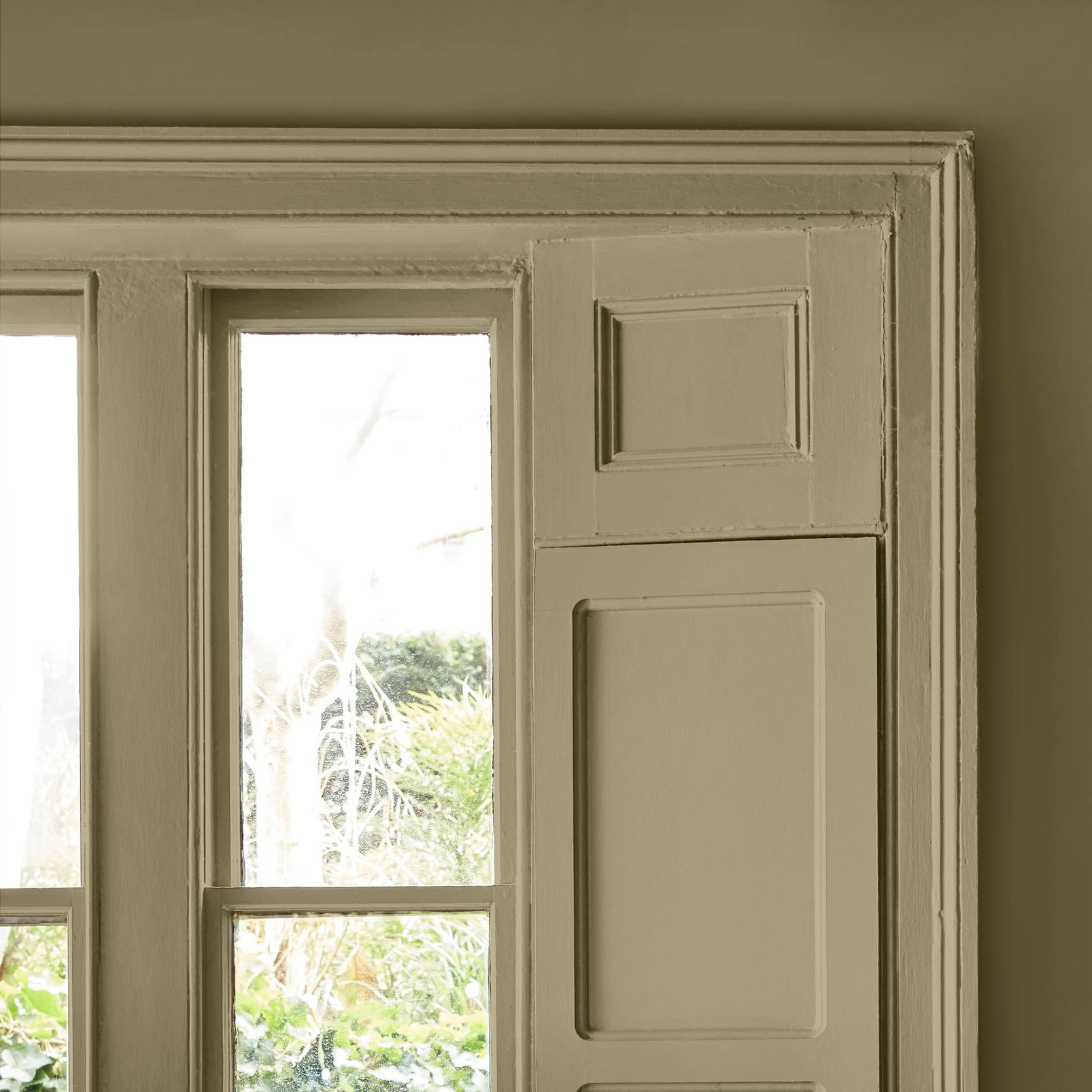 Abigail Ahern Moody Sage Paint - 131464_DETAIL_MOODY SAGE_05.jpg
