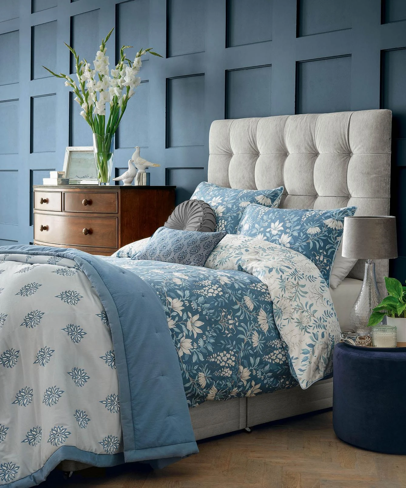 Parterre Seaspray Duvet Cover Set - LAPART01DQ_ROOMSET_PARTERRE SEASPRAY_01.jpg