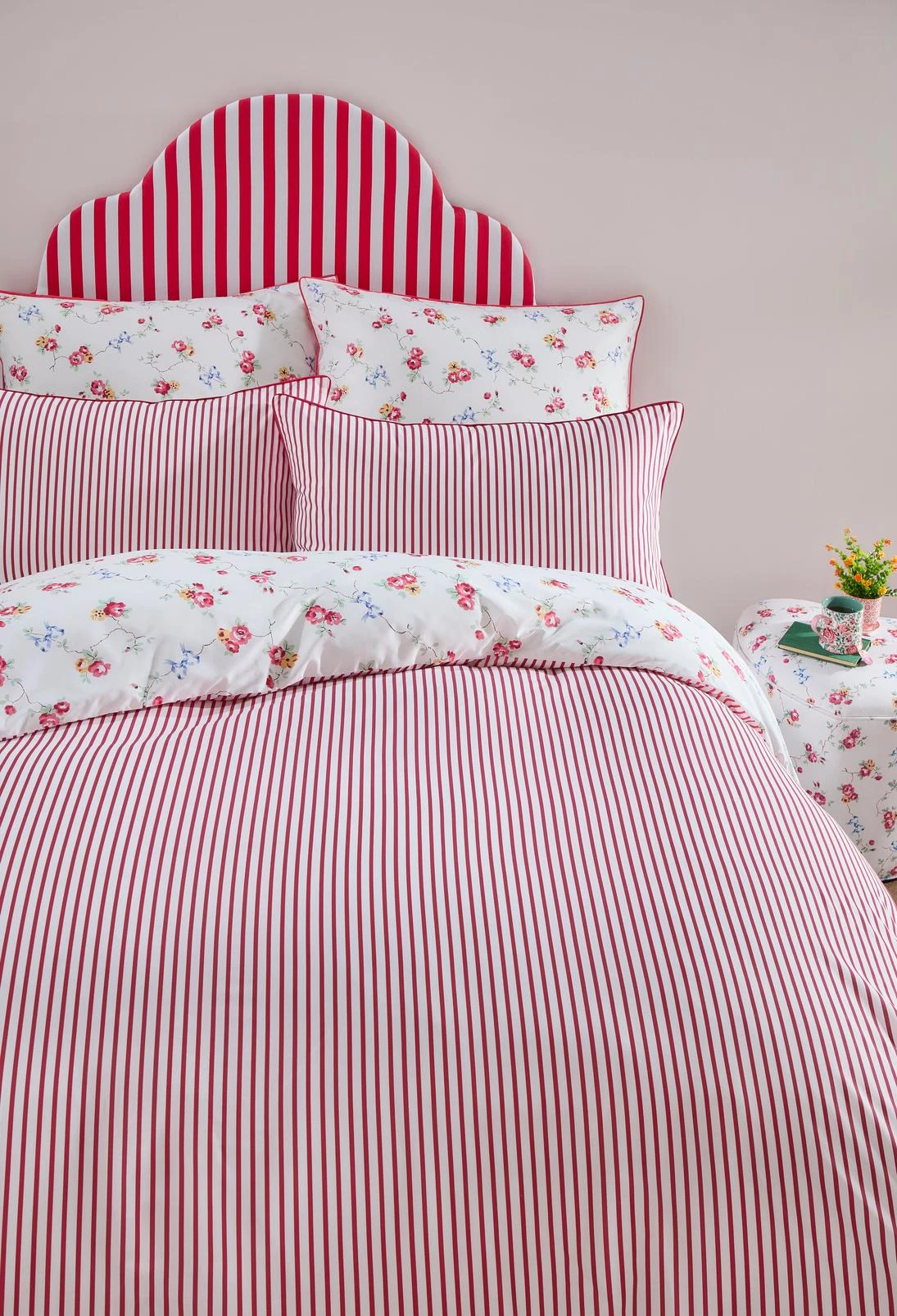Rose And Bows Multi Duvet Cover Set - CKROSEBOWS01DQ_ROOMSET_ROSE AND BOWS MULTI_02.jpg