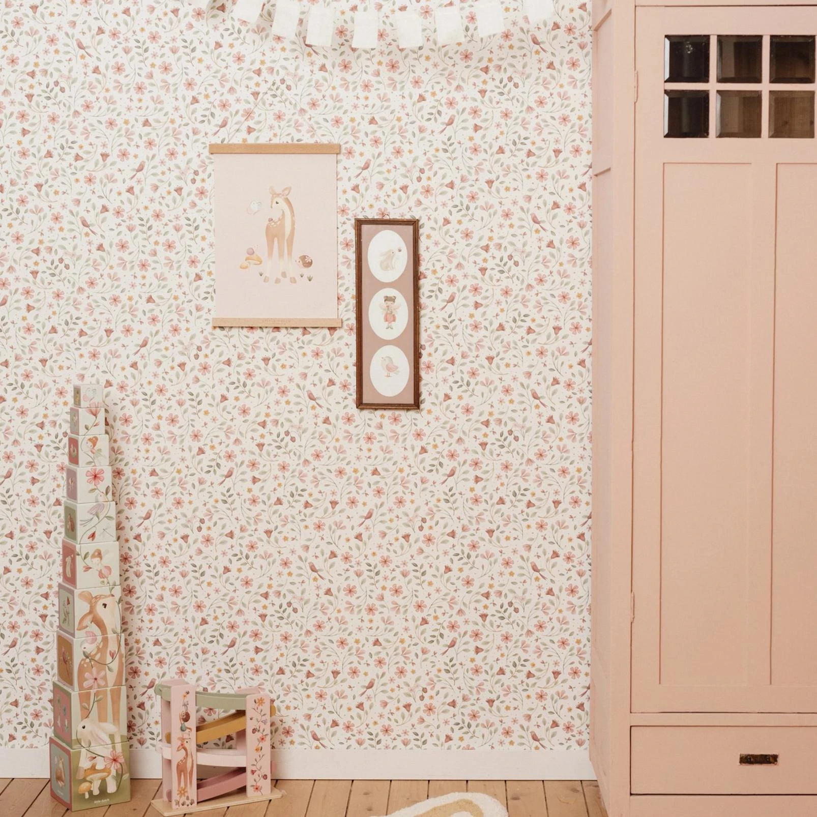 Little Dutch Fairy Wonders Wallpaper - WD110031_ROOMSET_FAIRY WONDERS_04.jpg